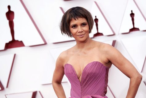 Halle Berry In Bikini Says “We Don’t Have To Get Old”