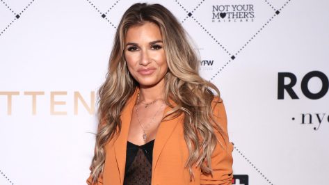 Jessie James Decker Posts Bikini Photo From Beach