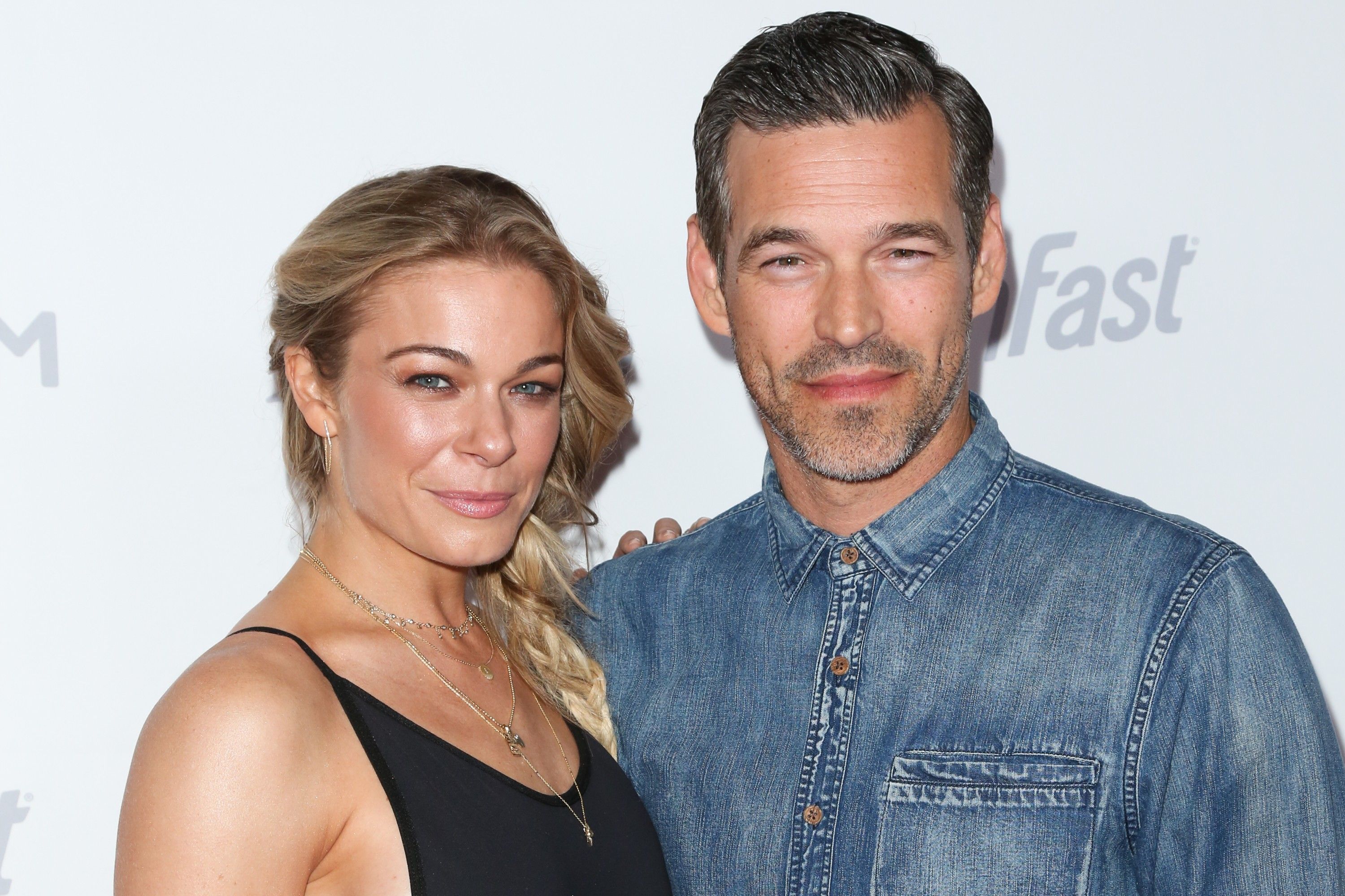 LeAnn Rimes in Bikini Shows Off Impressive Abs — Celebwell