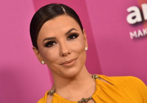Eva Longoria Posts Swimsuit Photo From the Beach