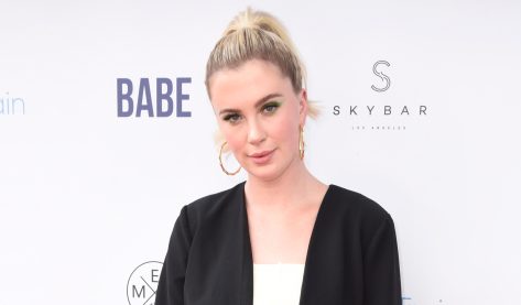 Ireland Baldwin in Swimsuit Embraces “Cellulite, Stretch Marks, Curves”
