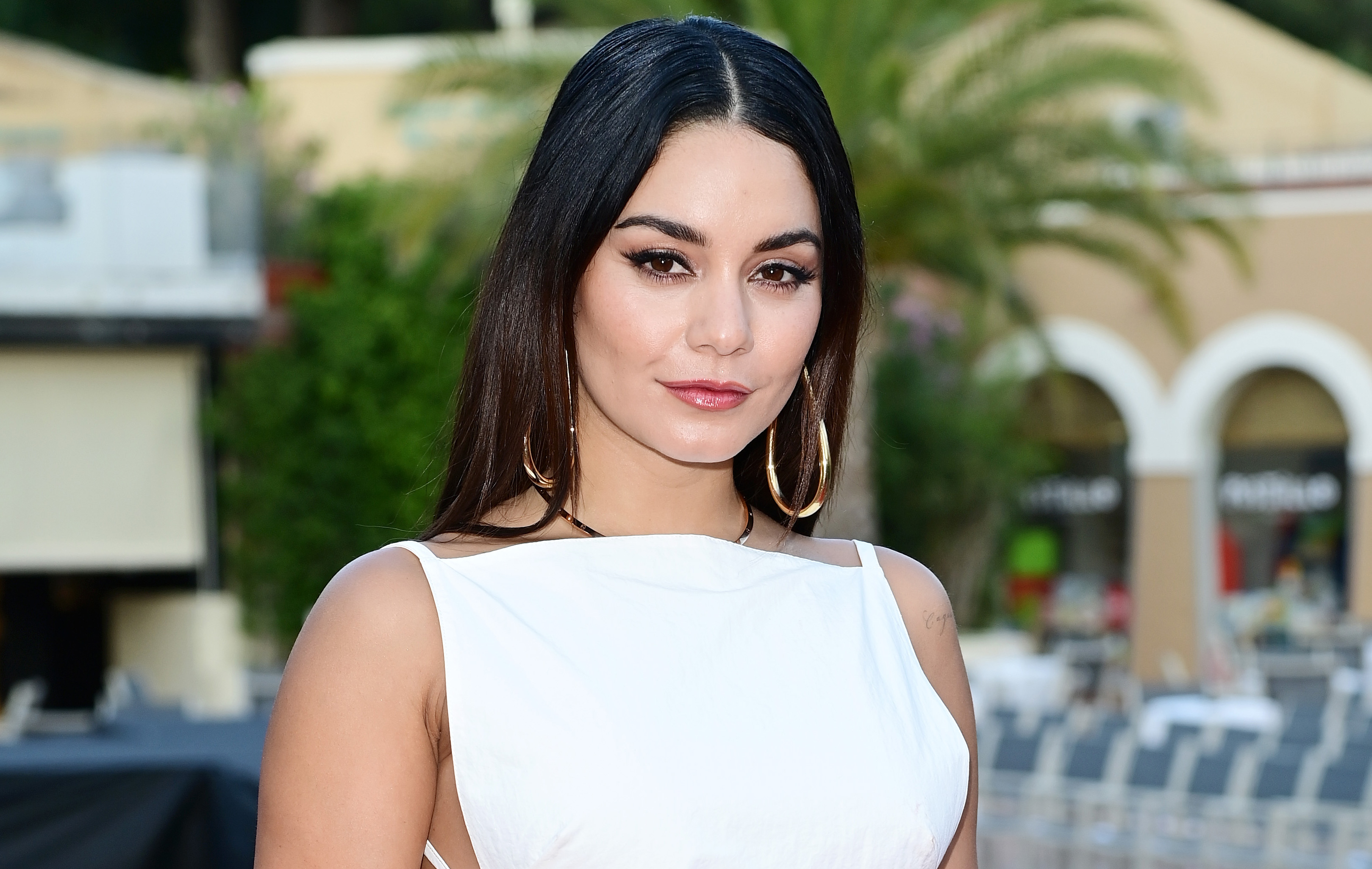 Vanessa Hudgens gets hearts racing in a crop top and leggings you can't  miss