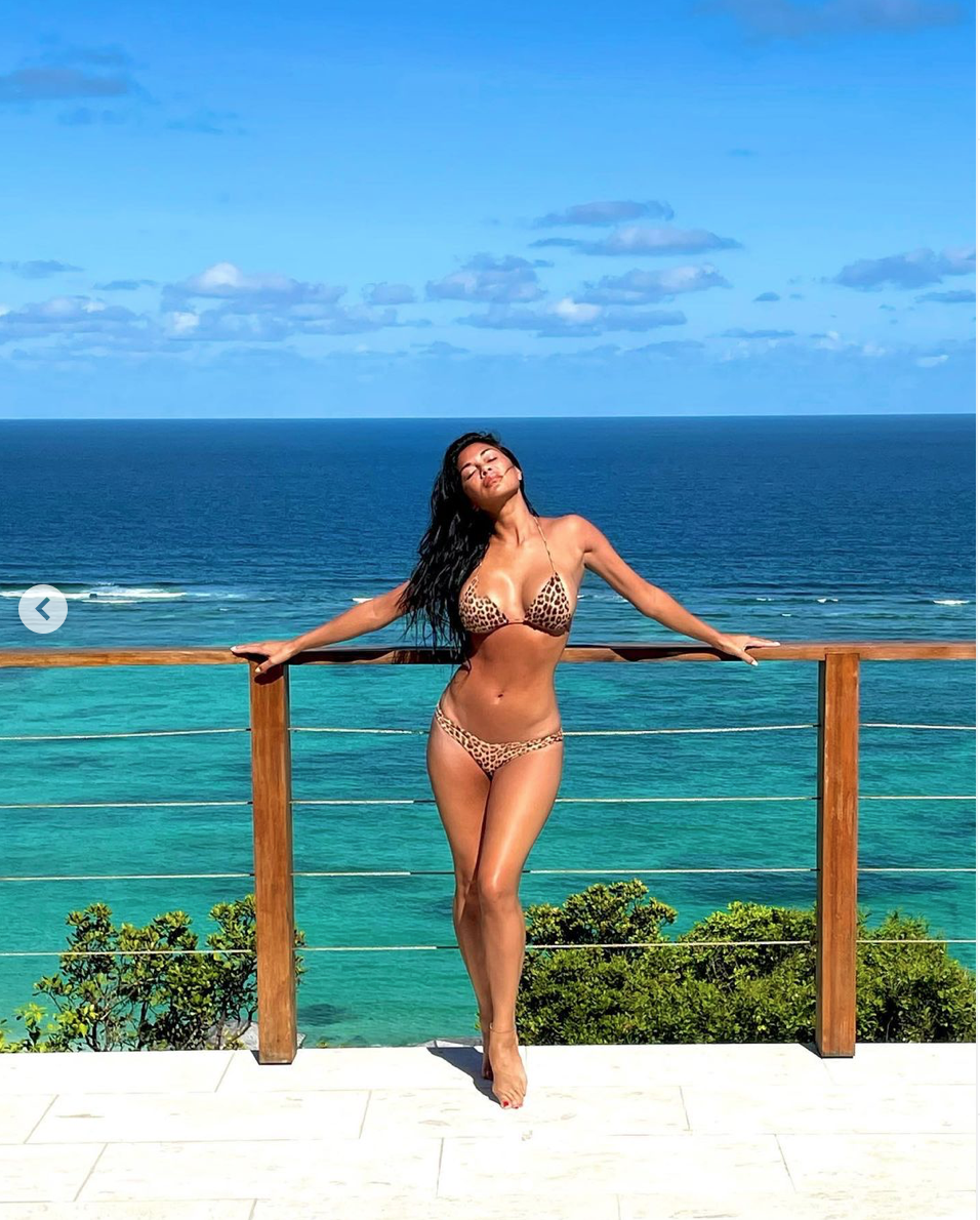 Her Body Sexy Best On Beach Displays The Scherzinger Nicole Nicole Scherzinger