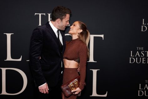 Jennifer Lopez Flaunts Abs in Red Carpet Crop Top with Ben Affleck