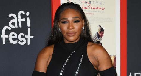 Serena Williams in Bathing Suit Does “Underwater Training”