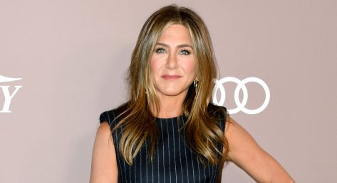 Jennifer Aniston in Sports Bra Flaunts Fantastic Figure