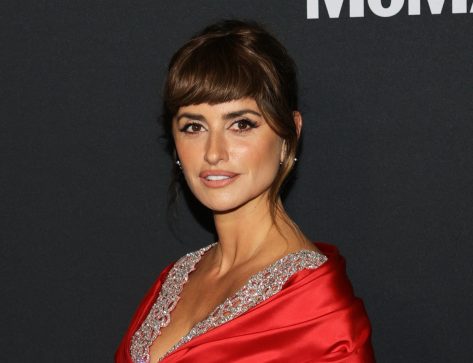 Penelope Cruz Heats Up Red Carpet in Chanel Gown