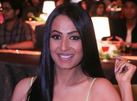 Kashmera Shah in Bathing Suit Flaunts 30 Pound Weight Loss 