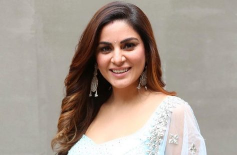 Shraddha Arya in Bathing Suit Has “Holiday Hat On”