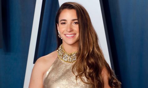 Team USA’s Aly Raisman Stuns On Vacation, Says “Take Me Back”