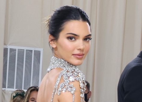 Kendall Jenner in Bathing Suit Takes “Ice Bath”