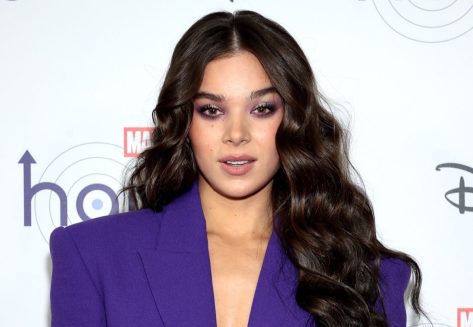 Hailee Steinfeld in Bathing Suit Wows Her Followers