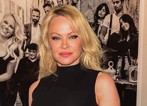Pamela Anderson in Bathing Suit From 90s Has Us Flashing Back