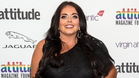 Scarlett Moffatt in Bathing Suit Says Hi From Dubai
