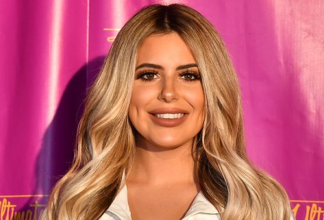 Brielle Biermann in Bathing Suit Misses “the Islands”
