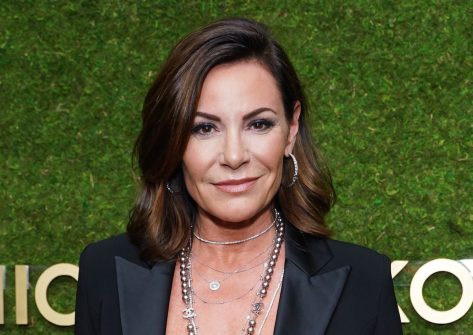 Luann de Lesseps in Bathing Suit Enjoys a “Sun-Day”