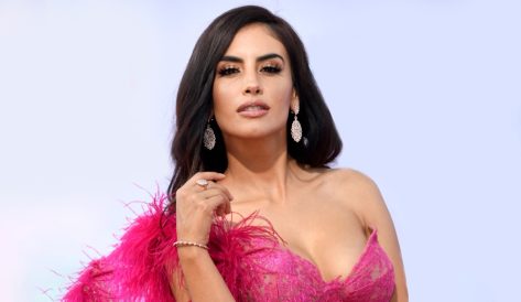 Jessica Cediel in Bathing Suit Says “I Saw You Online”