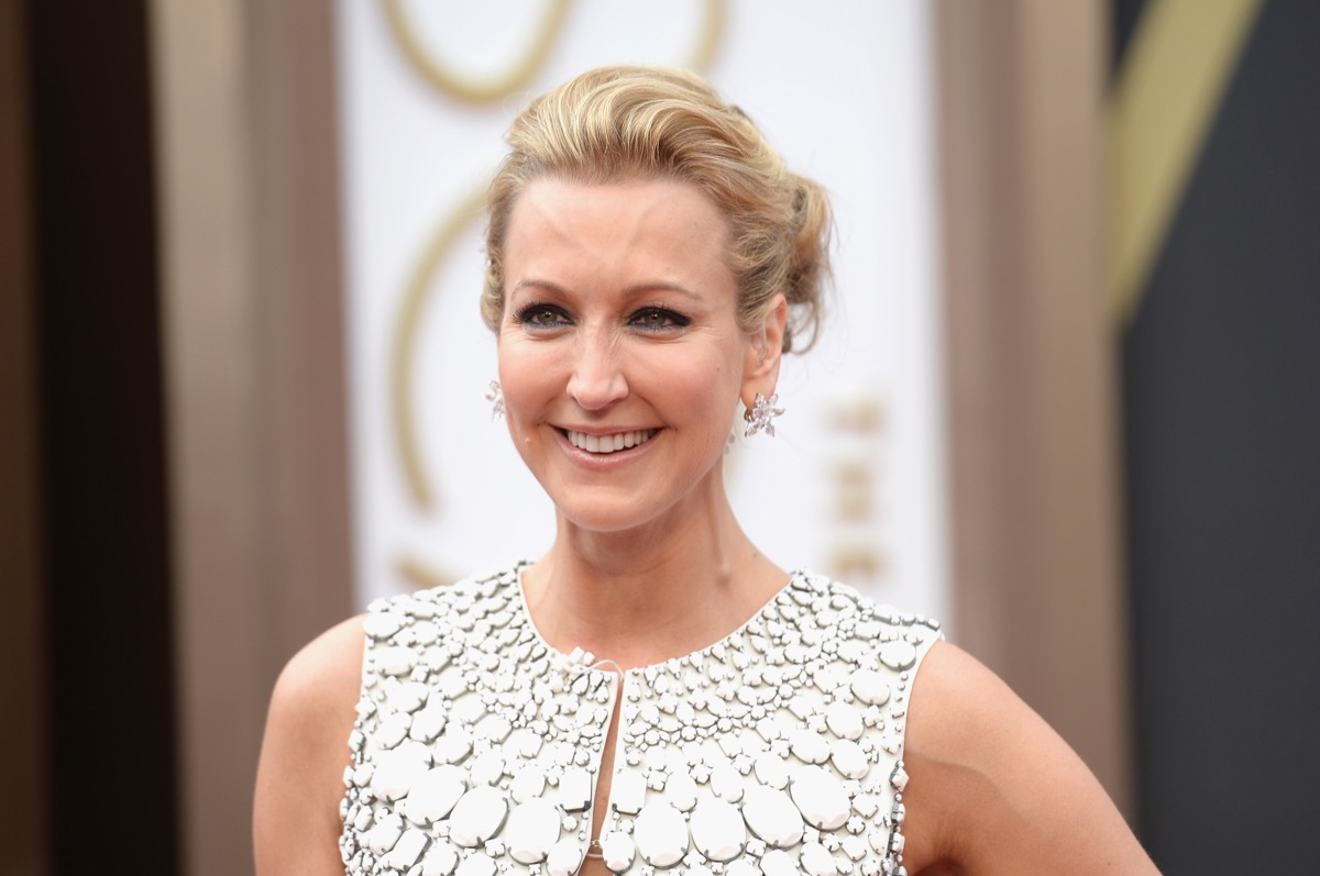 Lara Spencer leaves GMA fans obsessed over her new look as she debuts  accessory | The US Sun