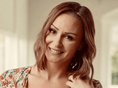 Chanelle Hayes in Bathing Suit Shows “Before and After”