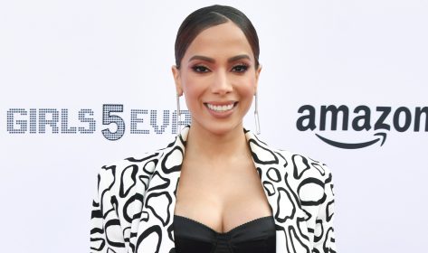 Anitta in Bathing Suit Spends “Birthday in Heaven”