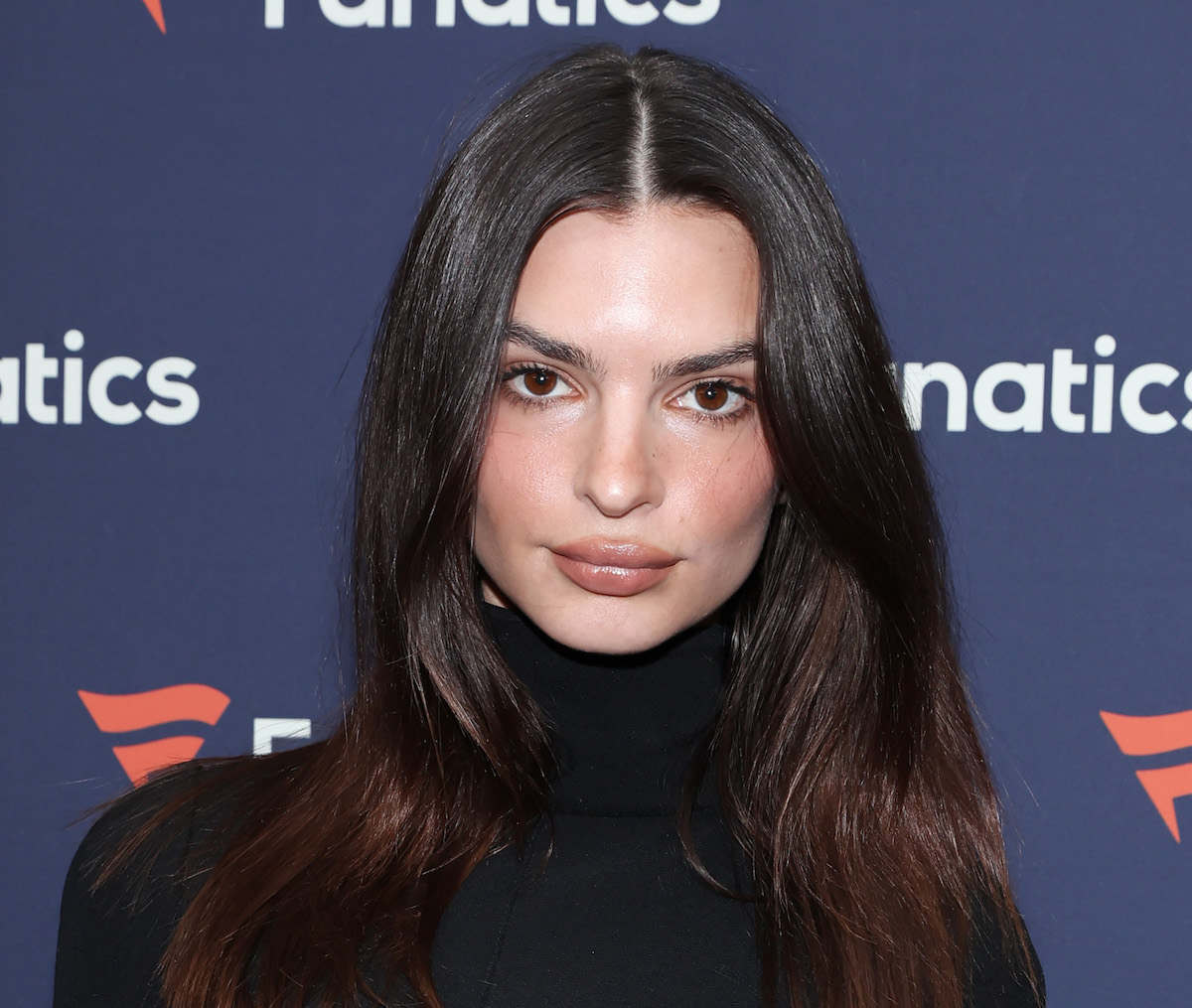 Emily Ratajkowski in Bathing Suit Looks “All New” — Celebwell