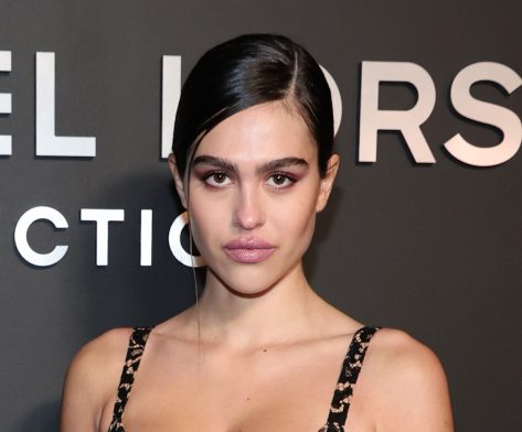 Amelia Gray Hamlin in Bathing Suit Shows Off “BalenSEA”