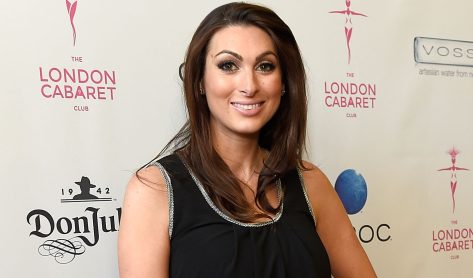 Luisa Zissman in Bathing Suit Says “I Love Pink!”