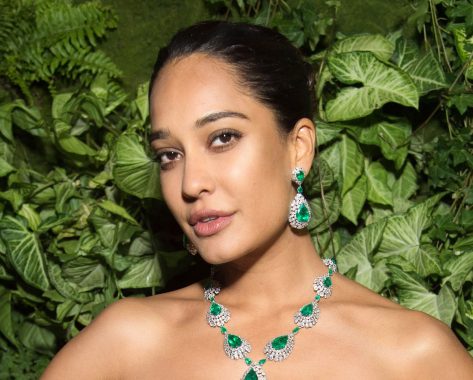 Lisa Haydon in Bathing Suit Says “Slurrp”
