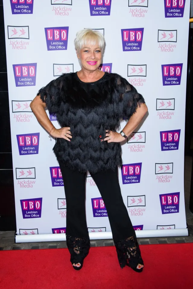 Denise Welch in Bathing Suit is Loving Life — Celebwell