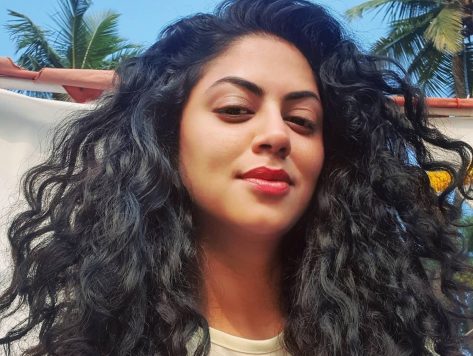 Kavita Kaushik in Bathing Suit Says “Don’t Be Jealous”