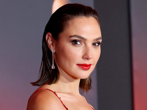 Gal Gadot in Bathing Suit and Other Star Snaps This Week