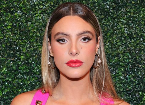 Lele Pons in Bathing Suit Does “Cactus Pose”