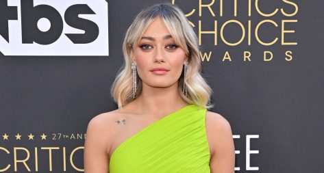 Ella Purnell in Bathing Suit Has “Dranks”