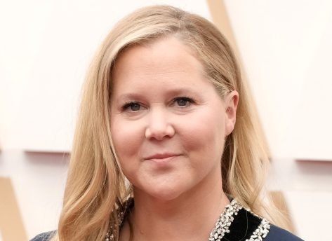 Amy Schumer in Bathing Suit Says “Happy Birthday”