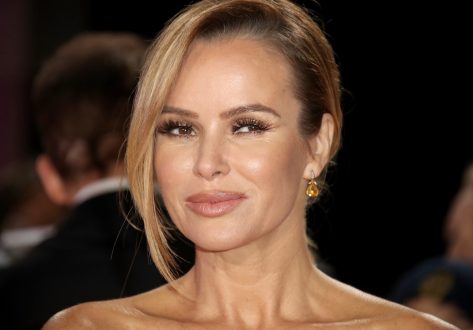 Amanda Holden in Bathing Suit Says “Happy Easter”