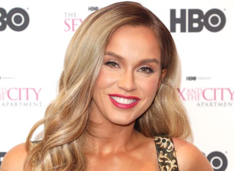 Vicky Pattison in Bathing Suit Goes “Back to Reality”