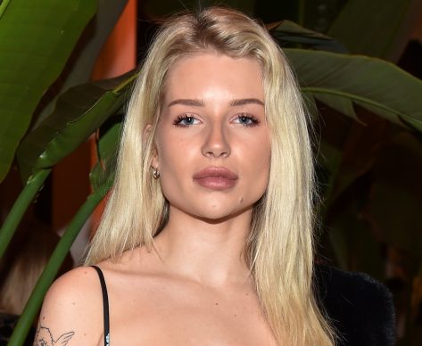 Lottie Moss in Bathing Suit Says "Continued"