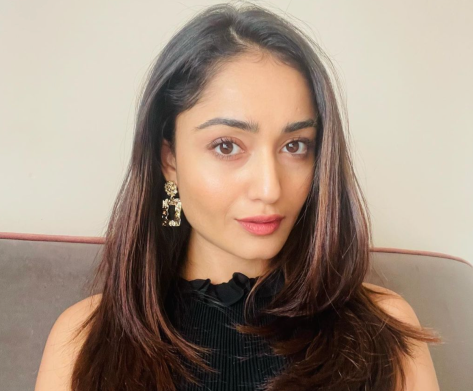 Tridha Choudhury in Bathing Suit Says "Oh Bangalore"