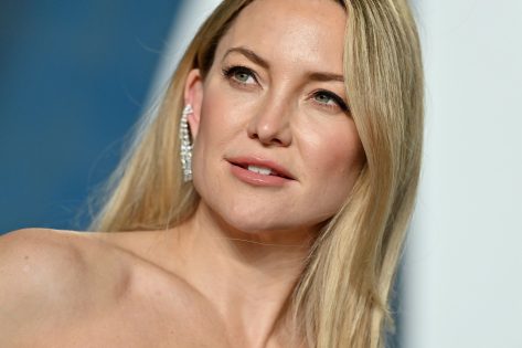 Kate Hudson in Bathing Suit is "Summer Ready"
