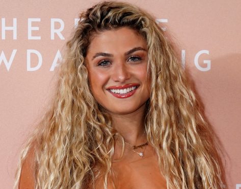 Love Island's Antigoni Buxton in Bathing Suit Enjoys "Summer in the City"