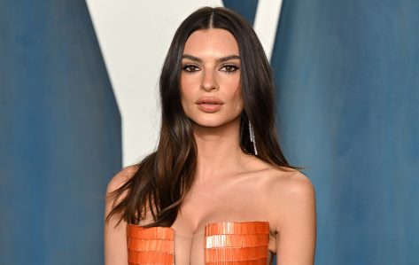 Emily Ratajkowski in Bathing Suit Shares Beach Shots