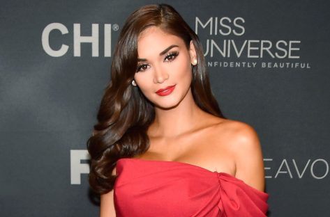 Pia Wurtzbach in Bathing Suit Has a “Happy Birthday”