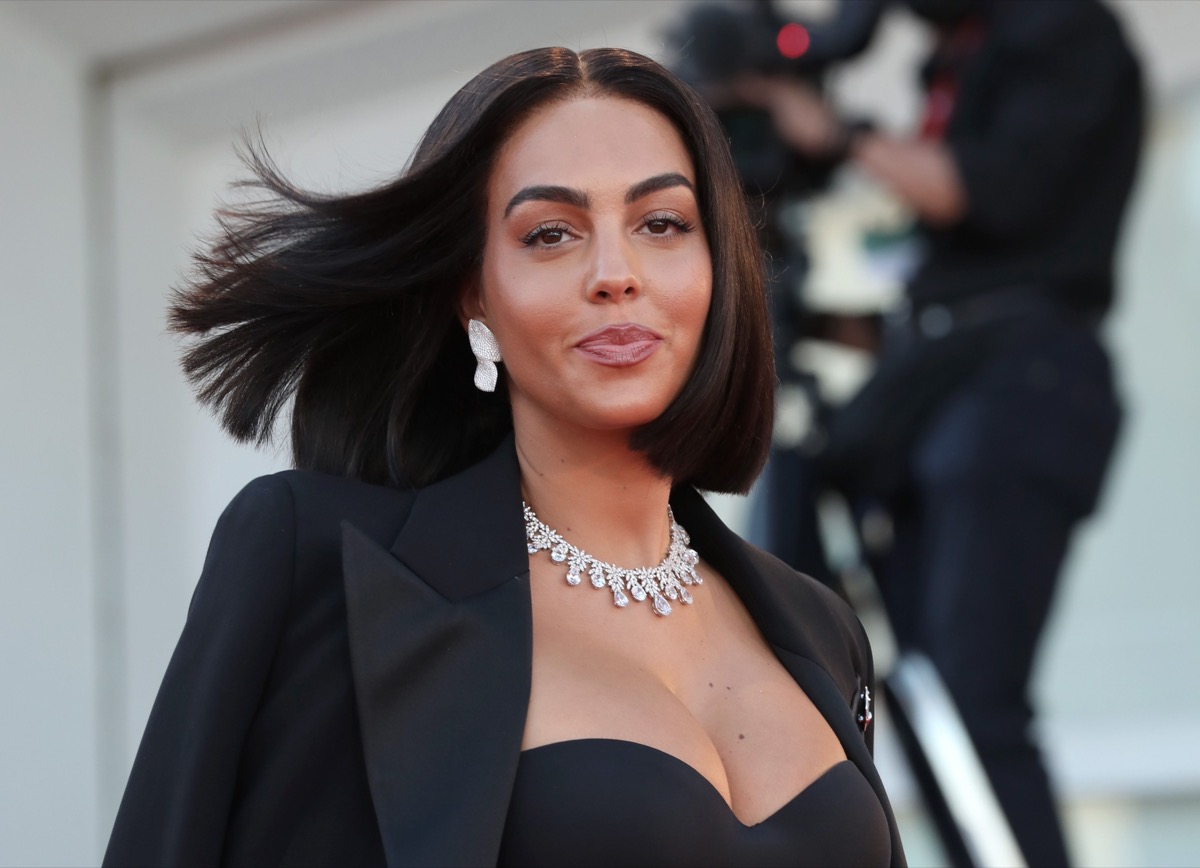 WAG Georgina Rodríguez in Bikini Enjoys “Recovery” with Cristiano Ronaldo 