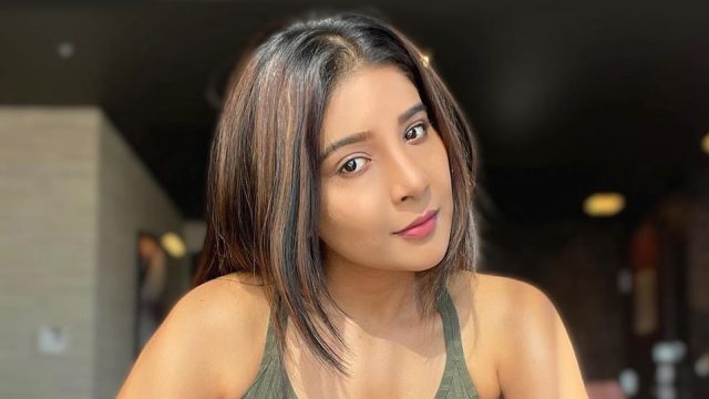 Iamsakshiagarwal crop
