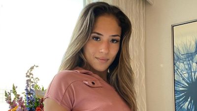 WWE's Valerie Loureda in Bathing Suit Shares a Special Selfie — Celebwell WWE's Valerie Loureda in Bathing Suit Shares a Special Selfie — Celebwell