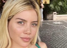 Wanda Nara in Bathing Suit is "Without Fear of Anything"