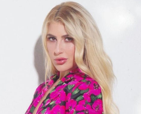 Emma Slater In Two-Piece Says “New Week, New Dance” With Andy Richter
