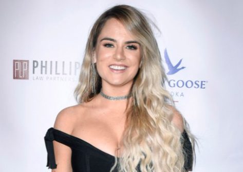 JoJo in Bathing Suit is "Absolutely Gorgeous"