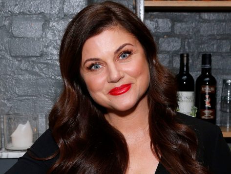 Tiffani Thiessen in Bathing Suit is Still a "Babe"