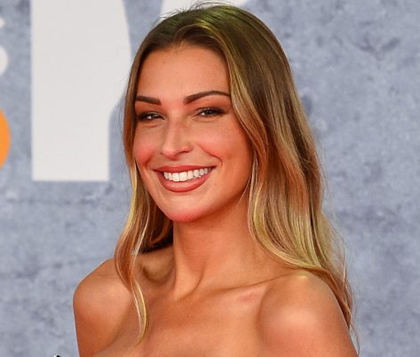 Zara McDermott in Bathing Suit Shares a Stunning New Photo